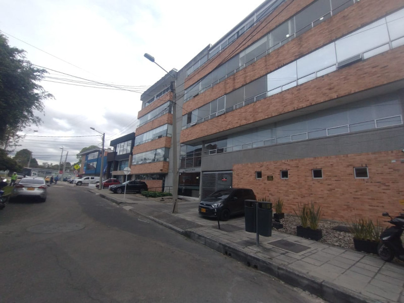 Oficina En Arriendo - Antiguo Country, Bogotá