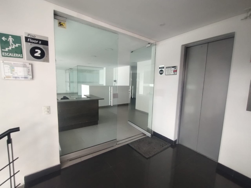 Oficina En Arriendo - Antiguo Country, Bogotá