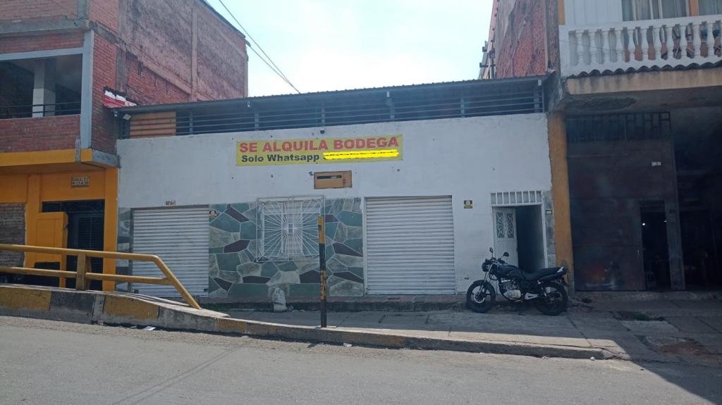 Local EN ARRIENDO EN Obrero, código: 10102887 - 0