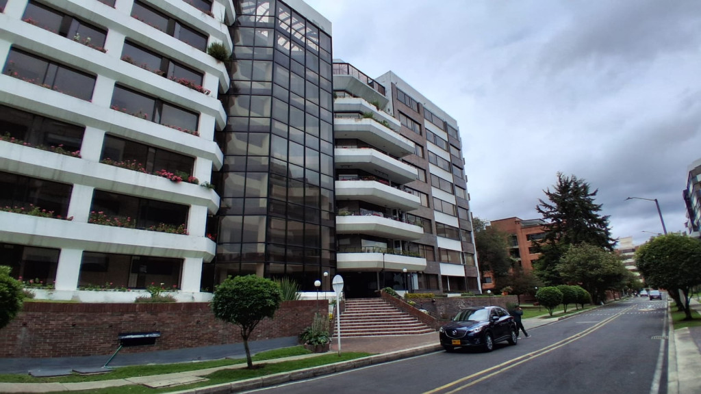 APARTAMENTO CARRERA 10 A 120 30, Santa Barbara Central, Bogotá en Santa Barbara Central Bogota