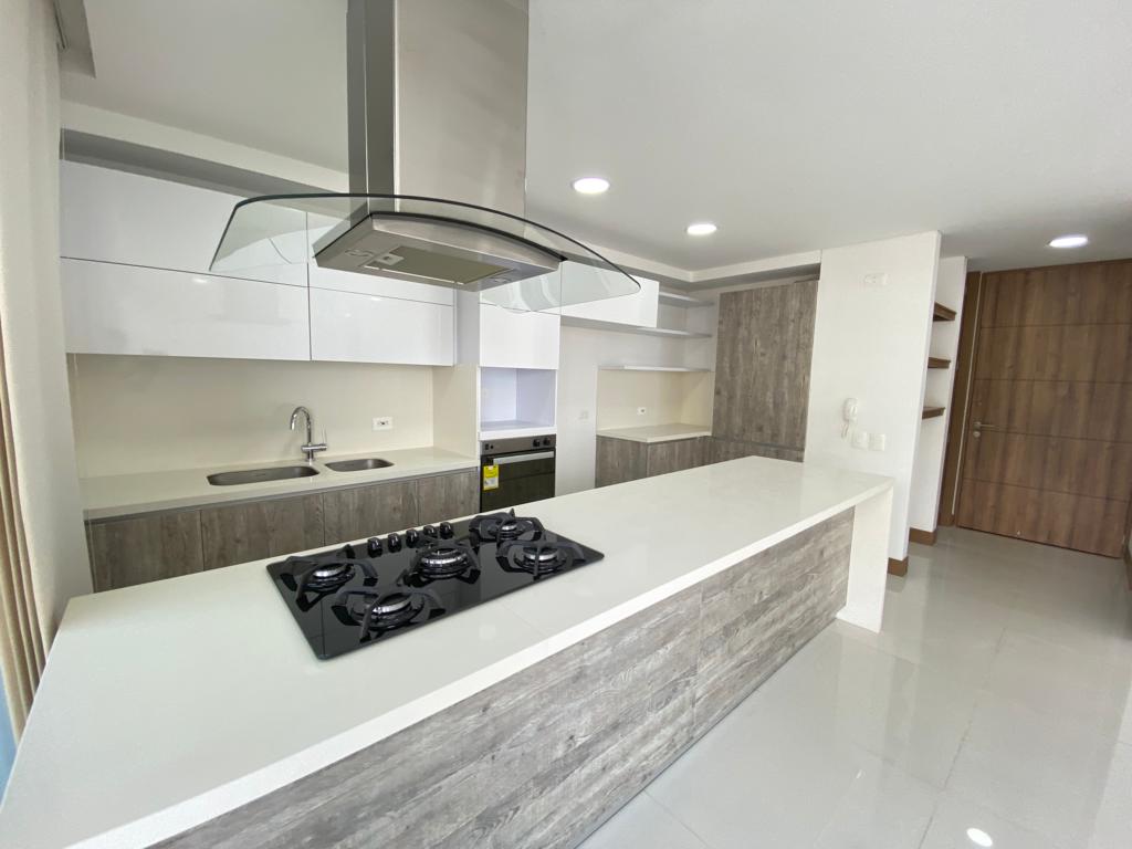 Apartamento En Venta - Ciudad Jardín, Cali