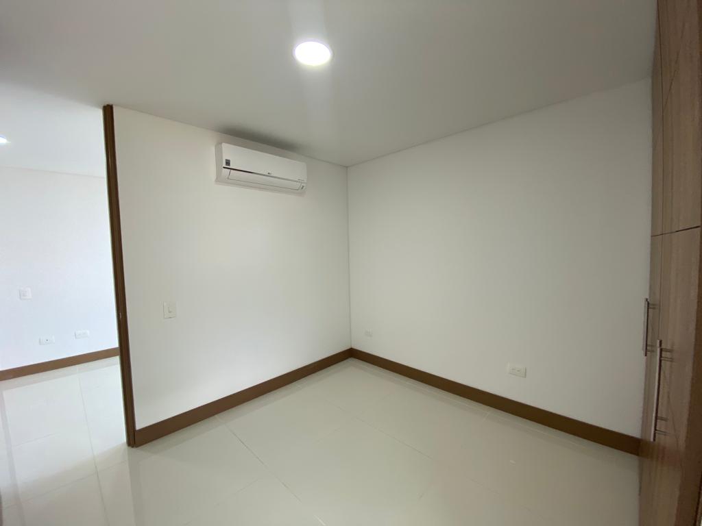 Apartamento En Venta - Ciudad Jardín, Cali