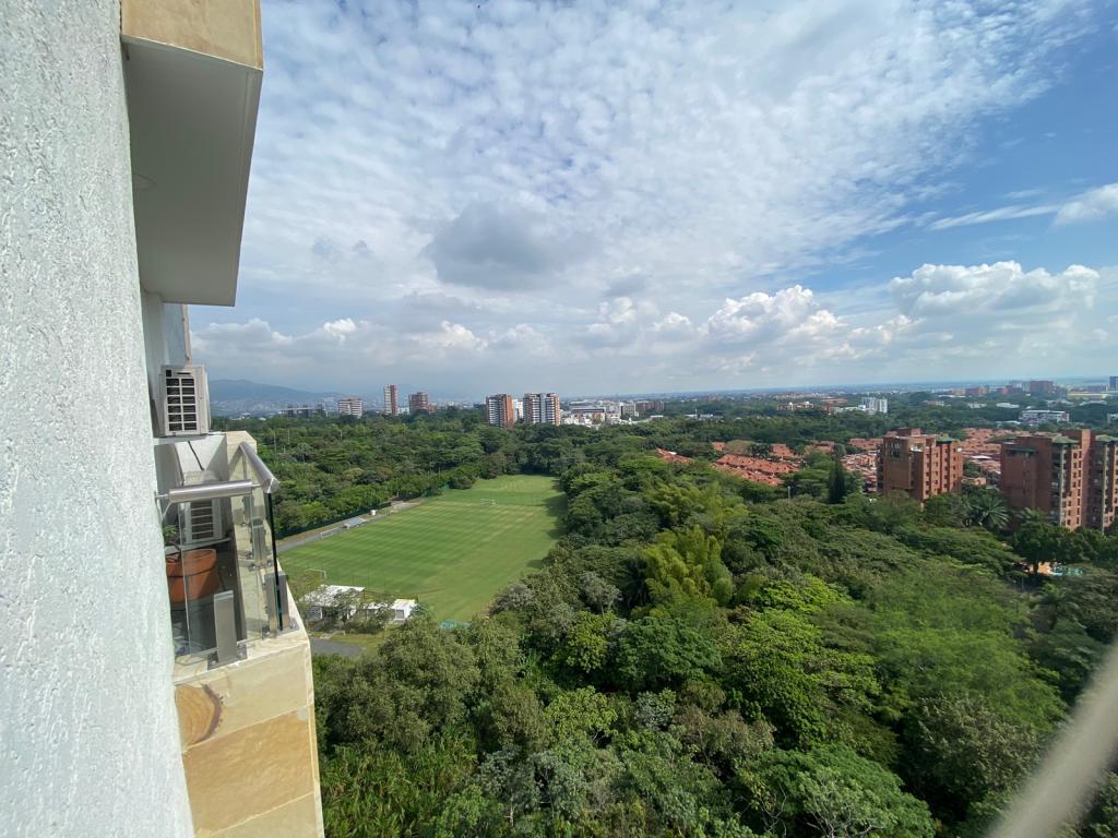 Apartamento En Venta - Ciudad Jardín, Cali