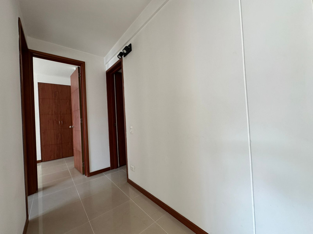 Apartamento En Venta - Cristales, Cali