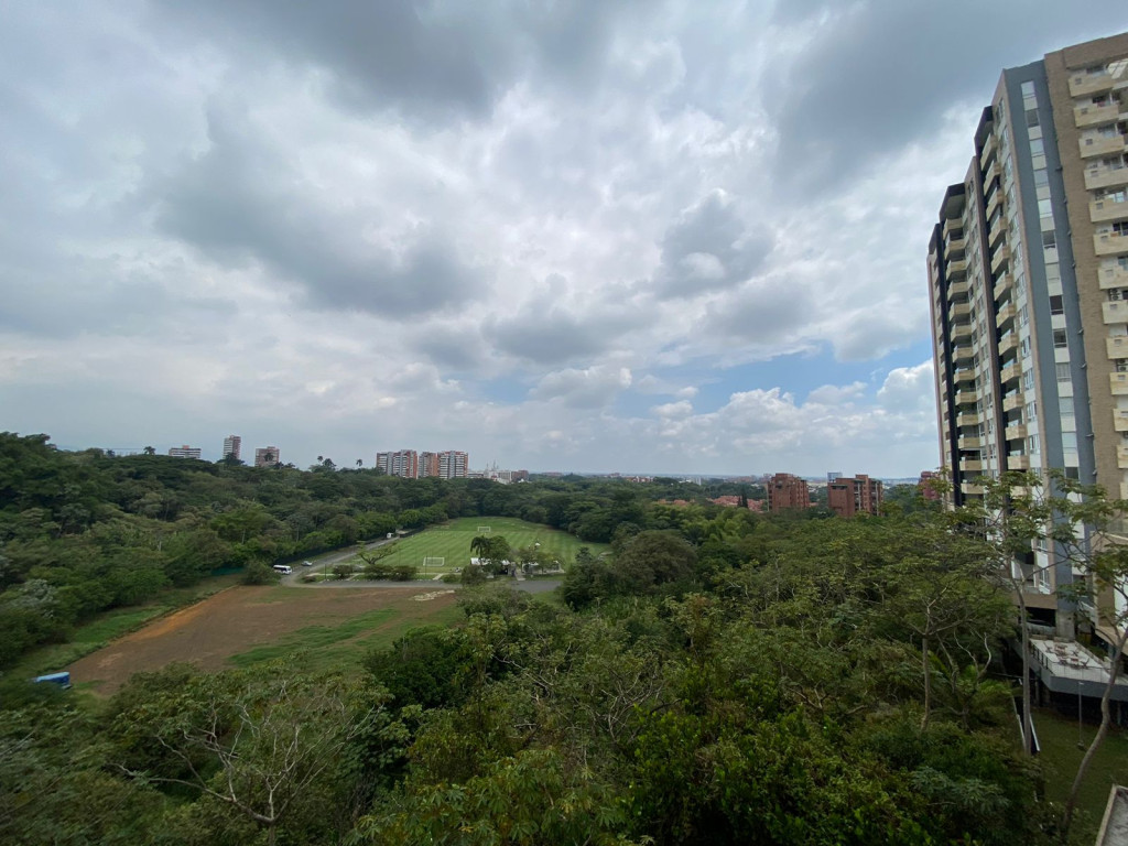 Apartamento En Venta - Ciudad Jardín, Cali