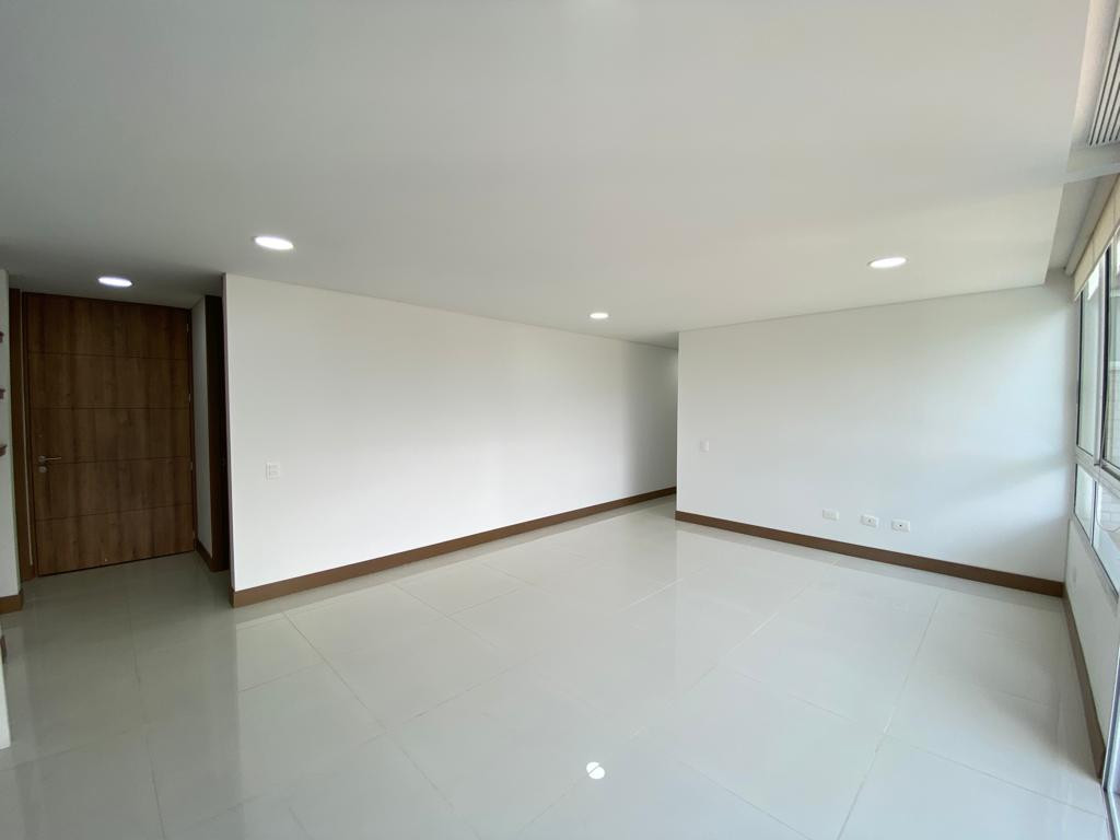 Apartamento En Arriendo - Ciudad Jardín, Cali