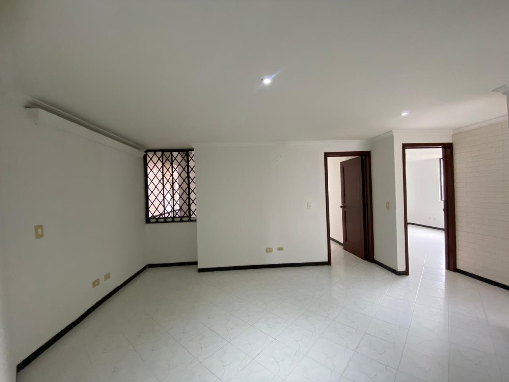Apartamento En Venta - El Refugio, Cali