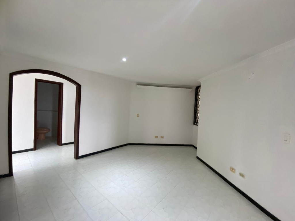 Apartamento En Venta - El Refugio, Cali