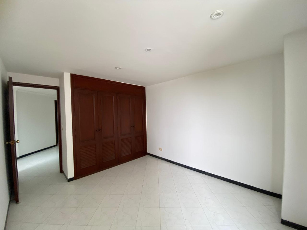 Apartamento En Venta - El Refugio, Cali