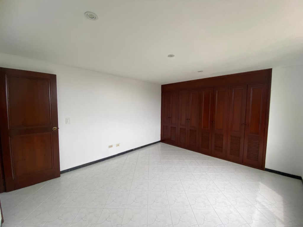 Apartamento En Venta - El Refugio, Cali