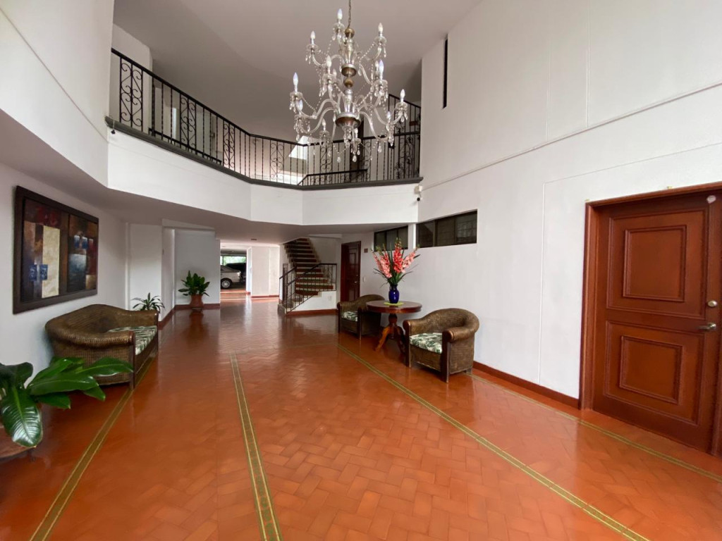 Apartamento En Venta - El Refugio, Cali