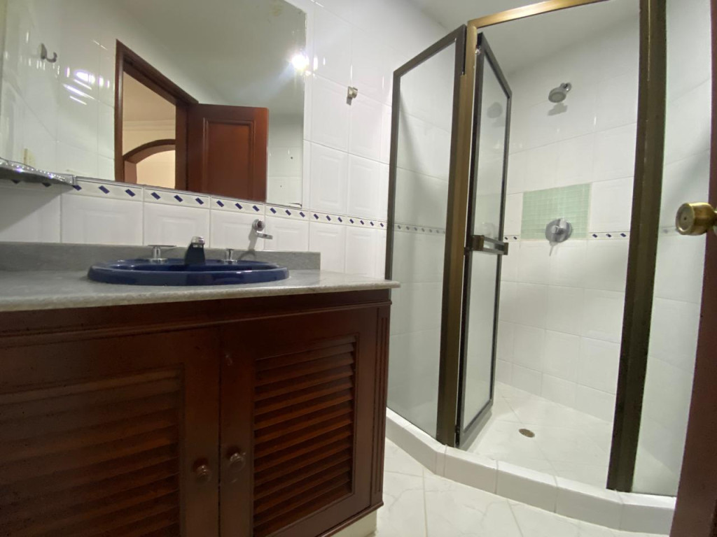 Apartamento En Venta - El Refugio, Cali