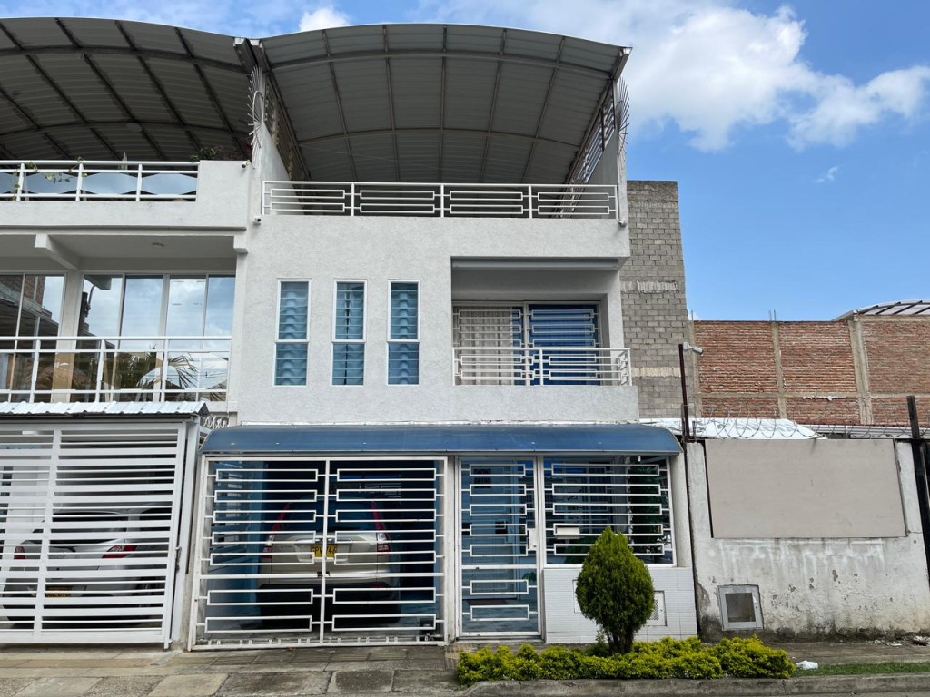 Casa En Venta - Ciudad 2000, Cali