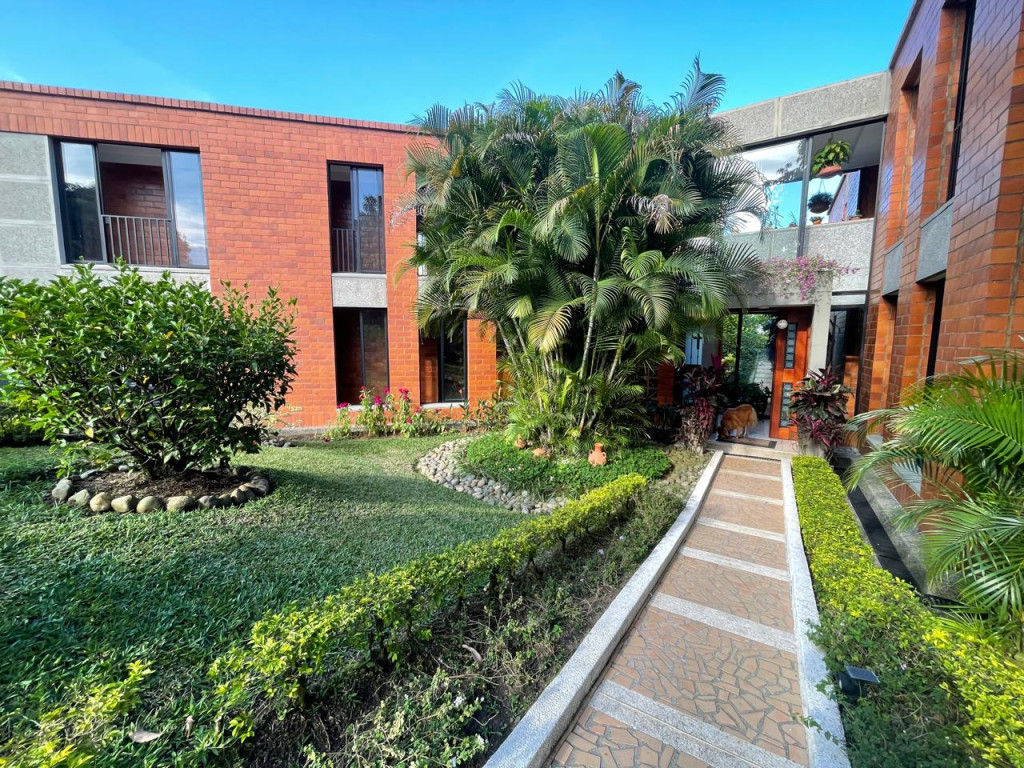 Casa En Arriendo - Ciudad Jardín, Cali