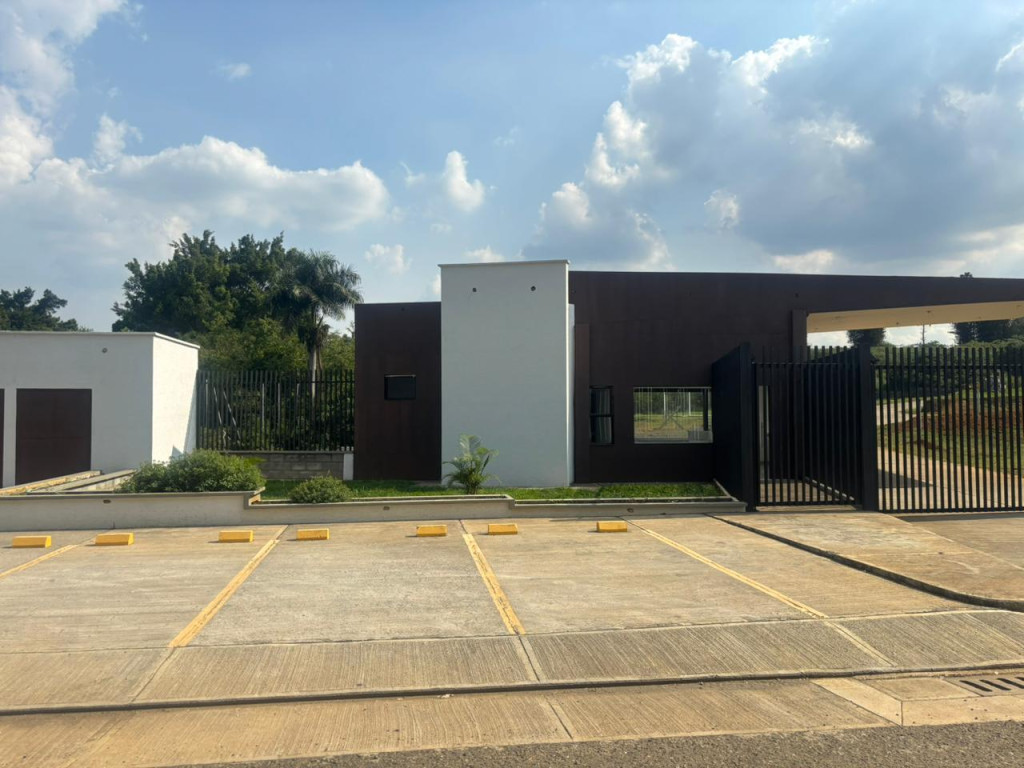 Lote En Venta - Ciudad Jardín, Cali