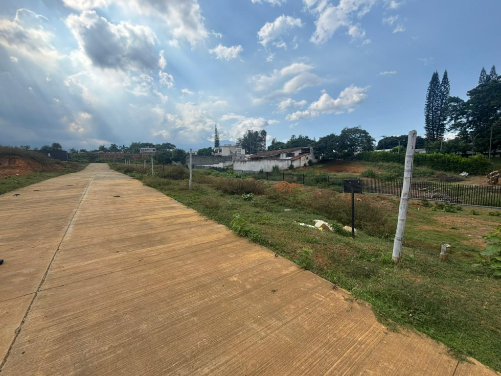 Lote En Venta - Ciudad Jardín, Cali