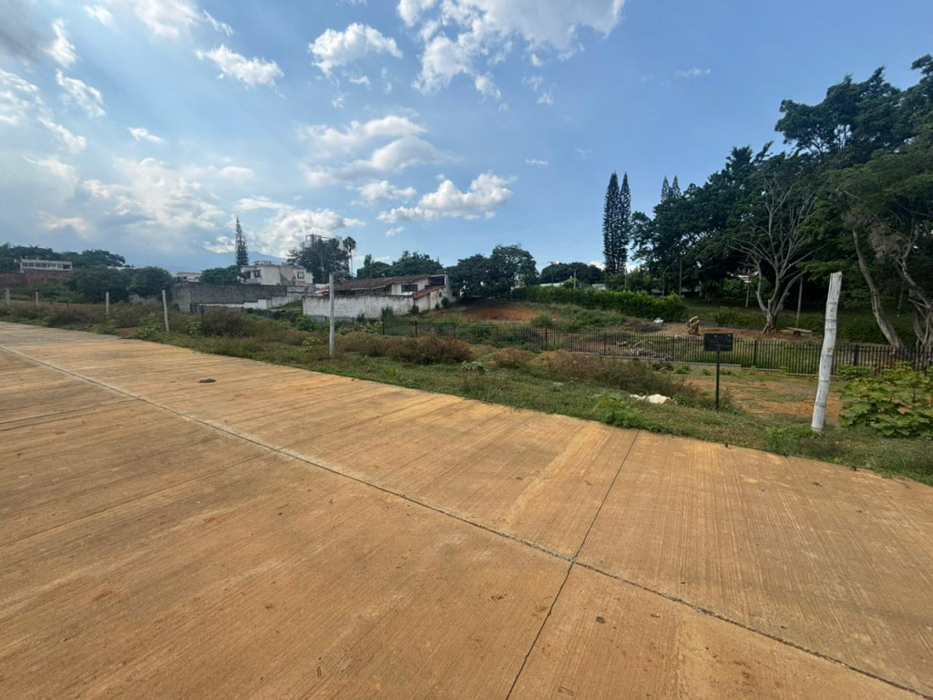 Lote En Venta - Ciudad Jardín, Cali