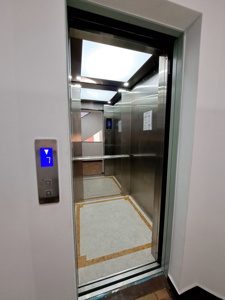Apartamento En Venta - Los Cambulos, Cali