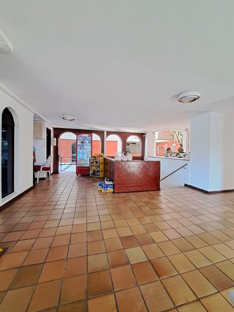 Apartamento En Venta - Los Cambulos, Cali