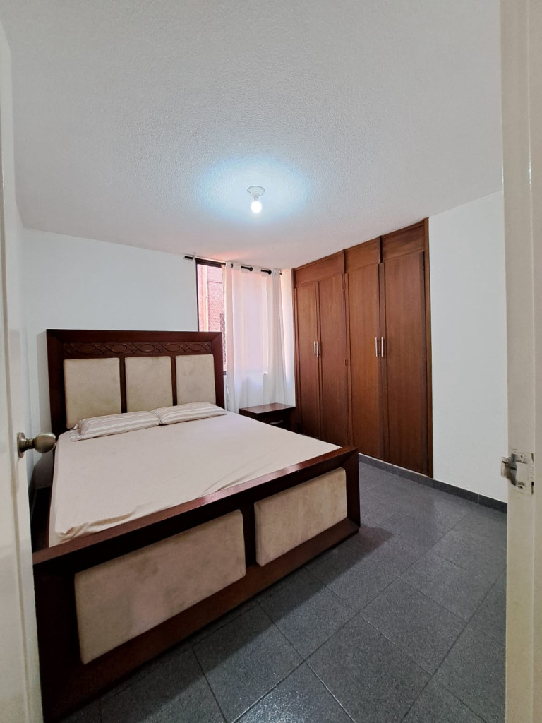 Apartamento En Venta - Los Cambulos, Cali