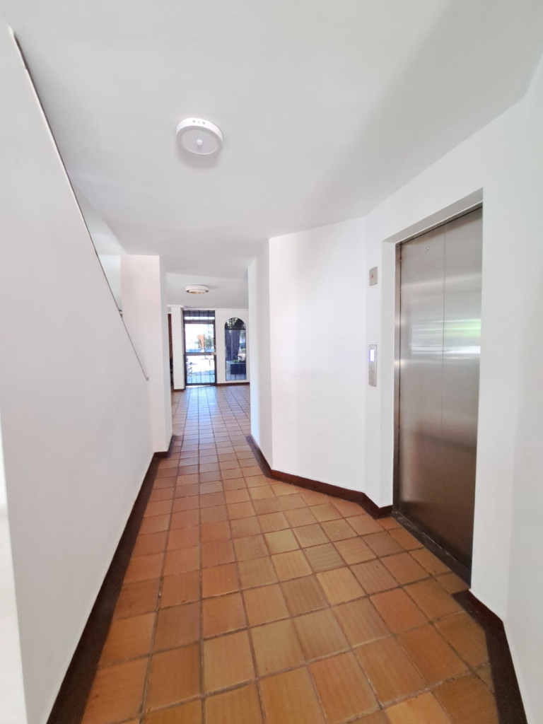 Apartamento En Venta - Los Cambulos, Cali