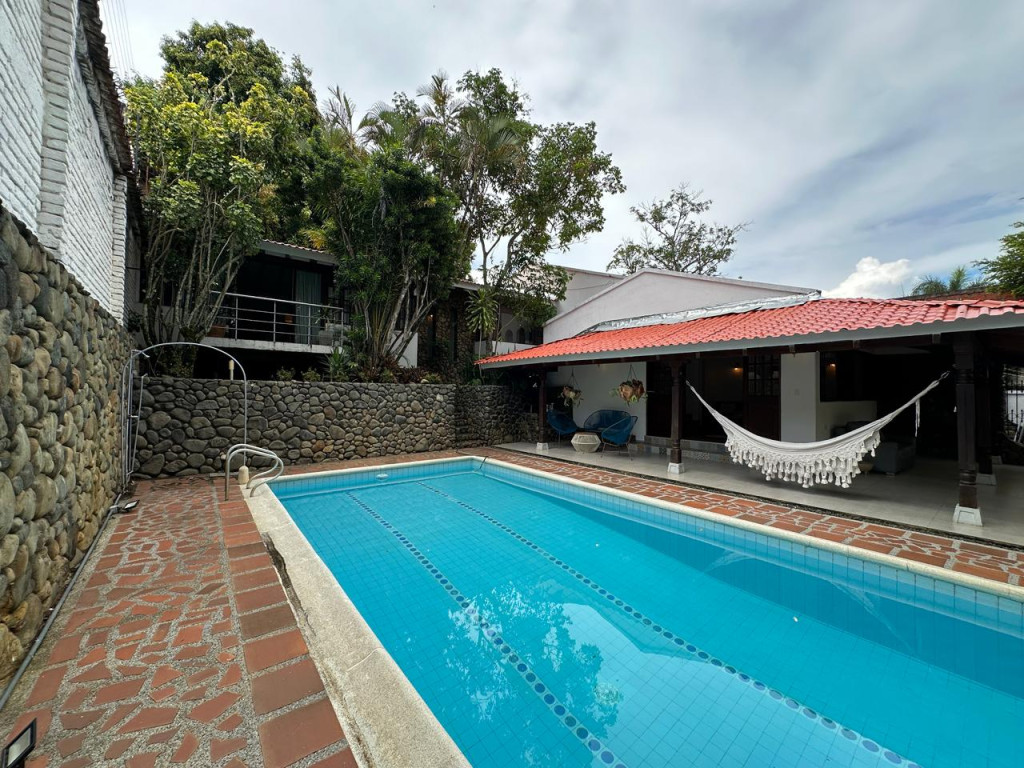 Casa En Venta - Ciudad Jardín, Cali