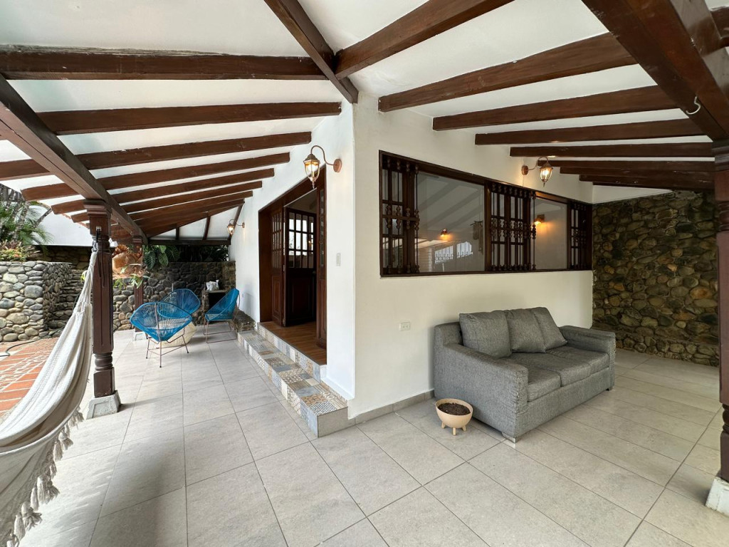 Casa En Venta - Ciudad Jardín, Cali