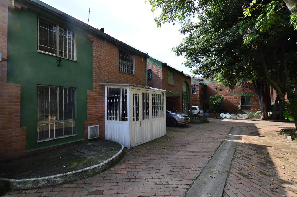 CASA Calle 86 B #110 C -27, Ciudadela Colsubsidio, Bogotá