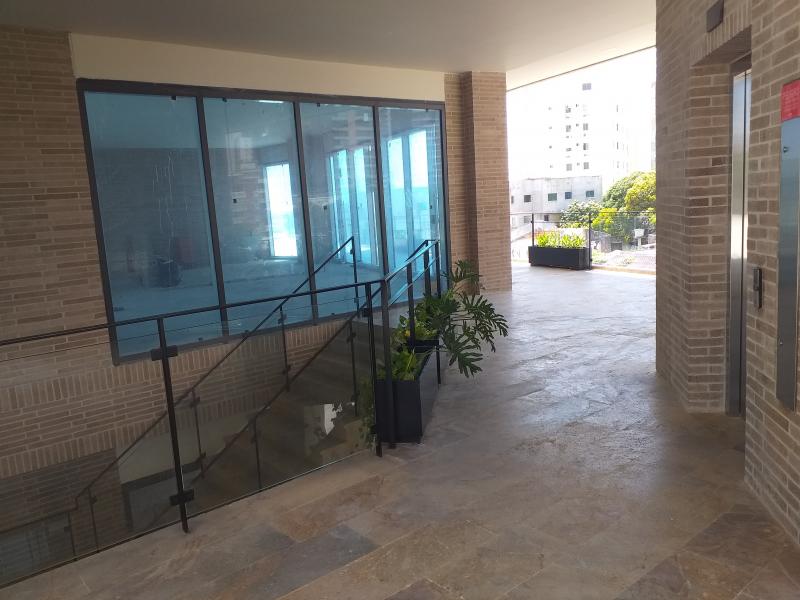 Local en Arriendo - Más