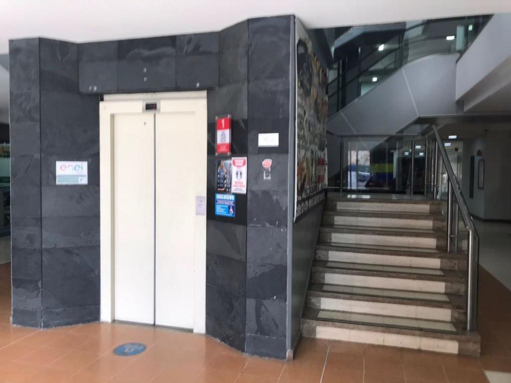 Local EN VENTA EN San Fasón, código: 1041090 - 2