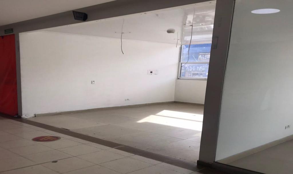 Local EN VENTA EN San Fasón, código: 1041090 - 7