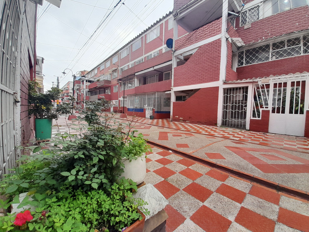 Apartamento EN VENTA EN Ciudad Bachué, código: 10190723 - 1