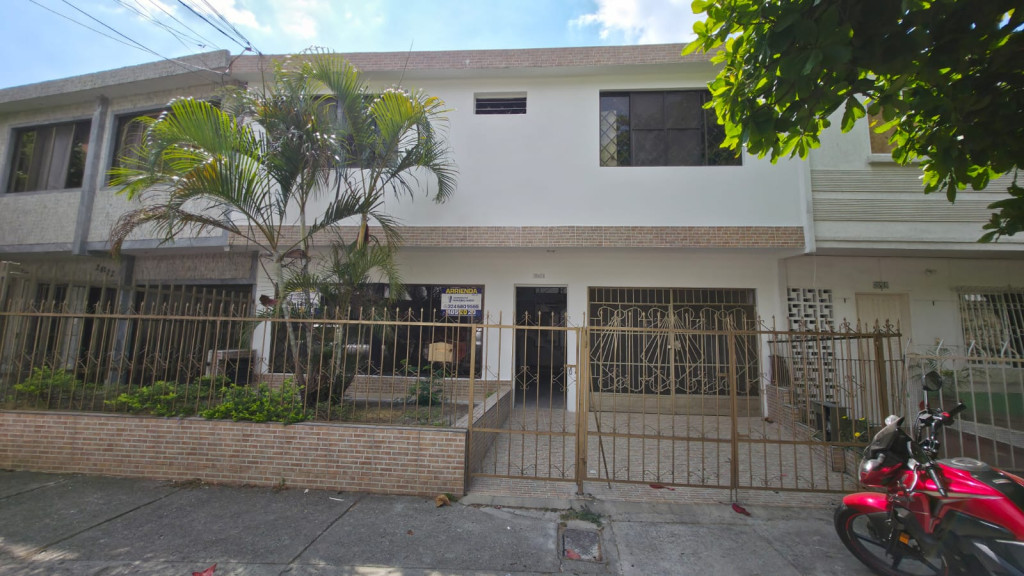 CASA Av Calle 9 N # 26 - 16, Santa Mónica Residencial, Cali