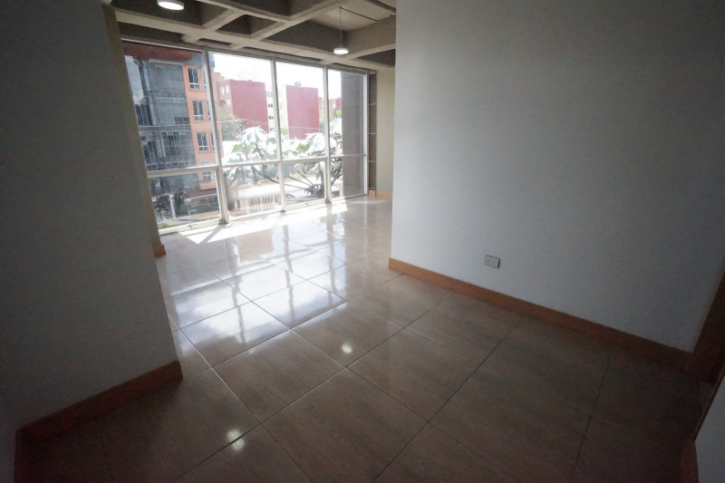 Oficina En Arriendo - Puente Largo, Bogotá