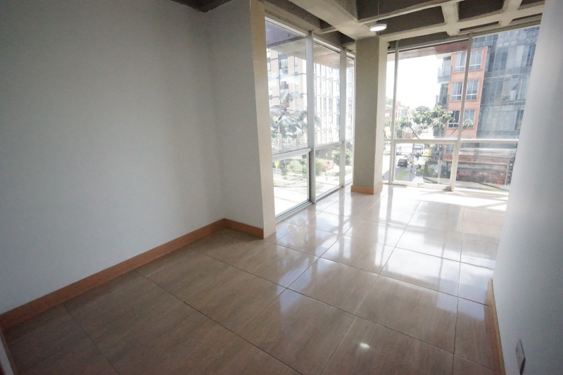 Oficina En Arriendo - Puente Largo, Bogotá
