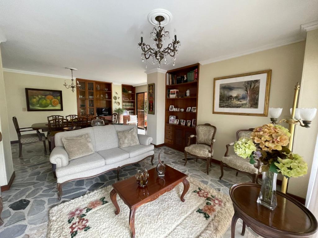 Apartamento En Venta - La Arboleda, Cali