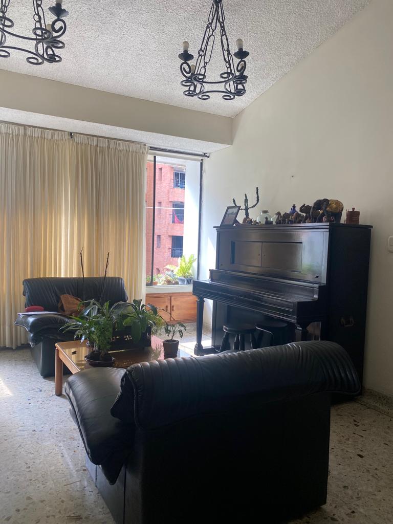 Apartamento En Venta - Granada, Cali