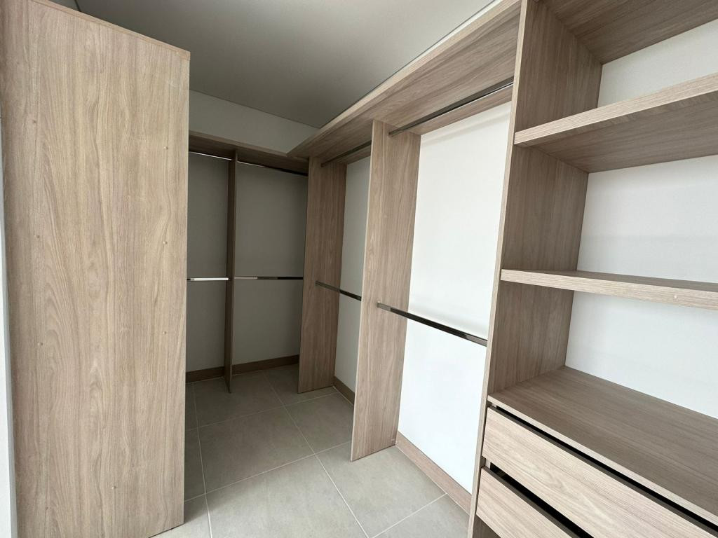 Apartamento En Venta - Urbanización La Flora, Cali