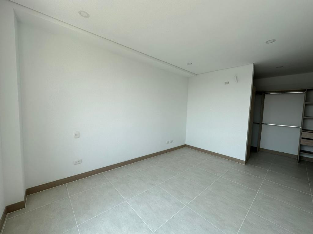 Apartamento En Venta - Urbanización La Flora, Cali