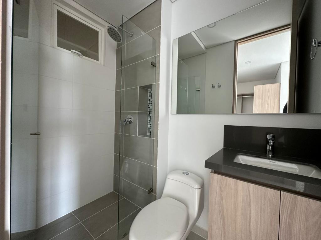 Apartamento En Venta - Urbanización La Flora, Cali