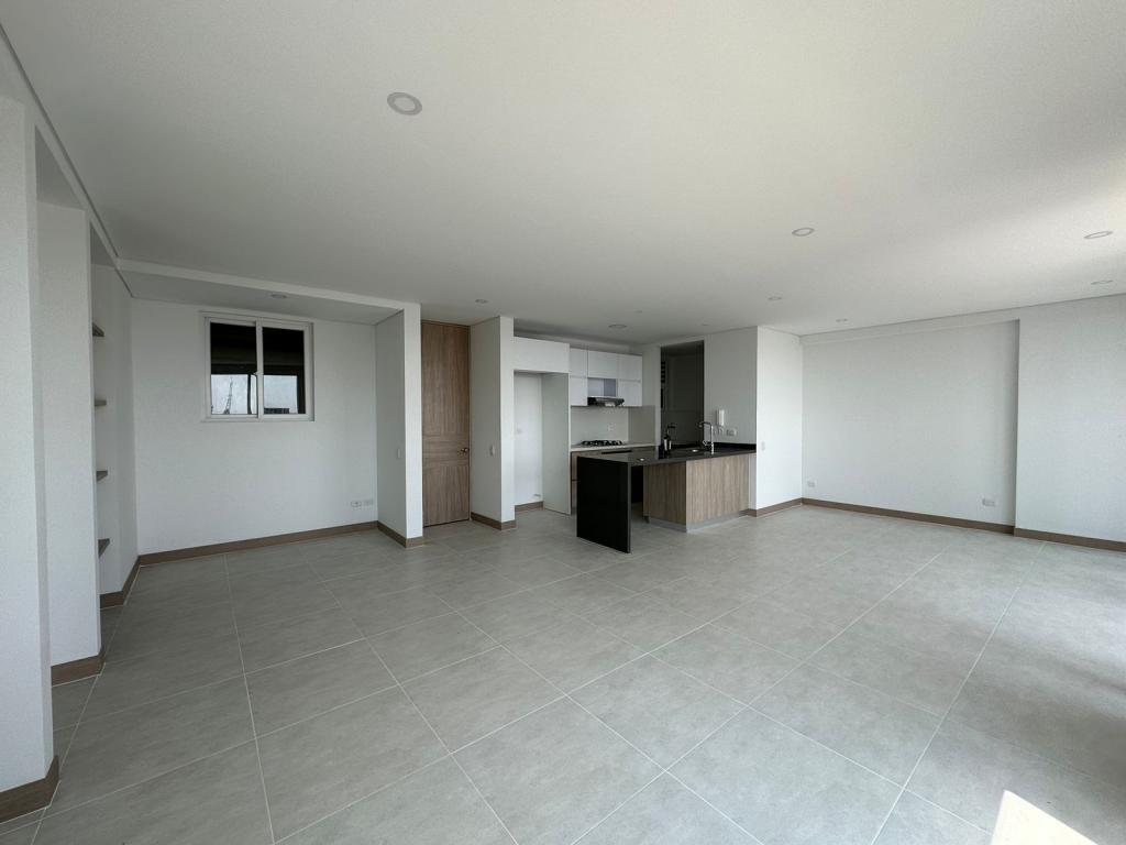 Apartamento En Venta - Urbanización La Flora, Cali