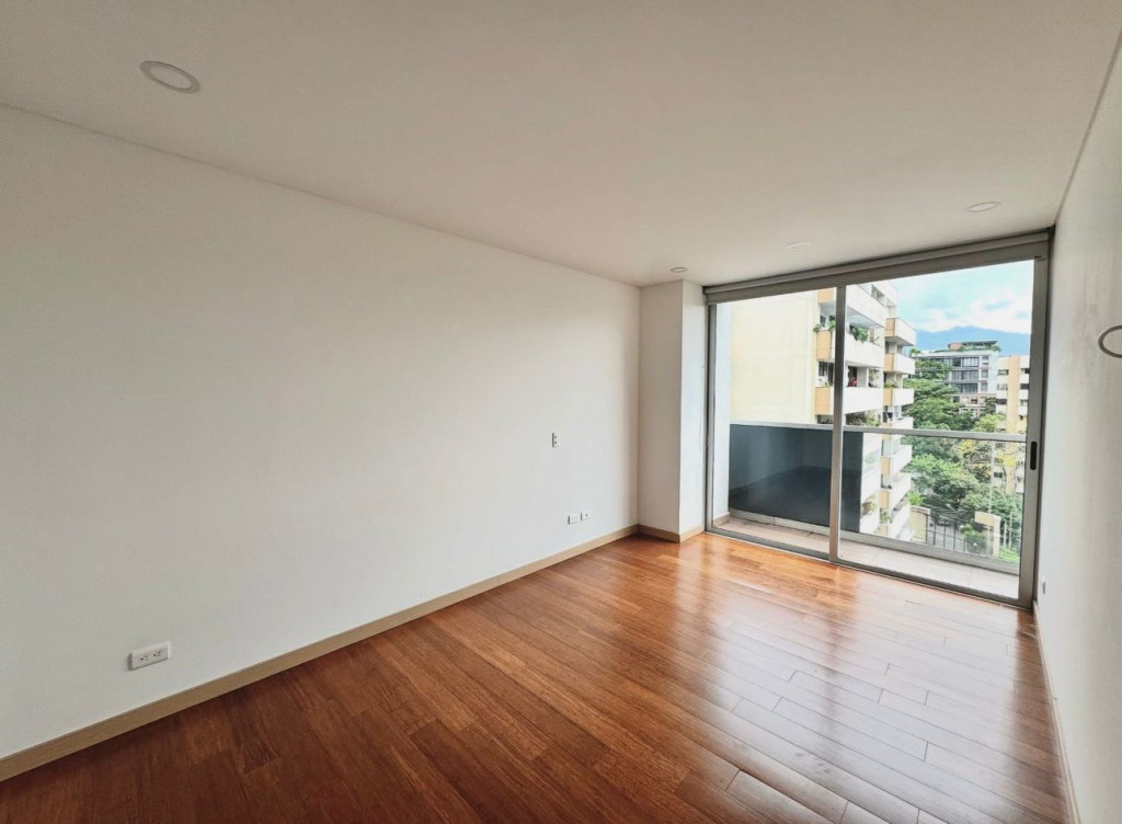 Apartamento En Venta - El Campestre, Medellín