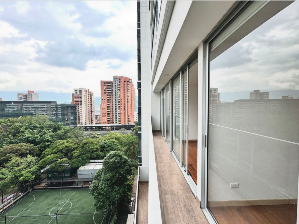 Apartamento En Venta - El Campestre, Medellín