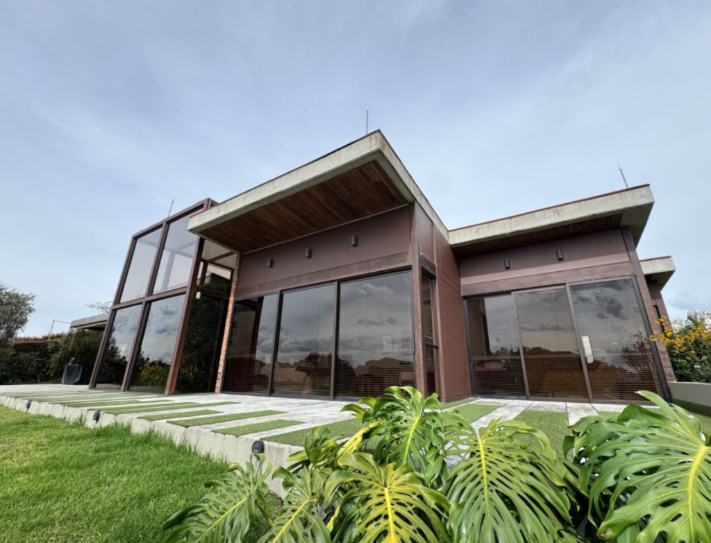 Casa En Venta - Las Palmas, Medellín