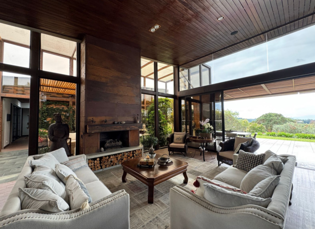 Casa En Venta - Las Palmas, Medellín