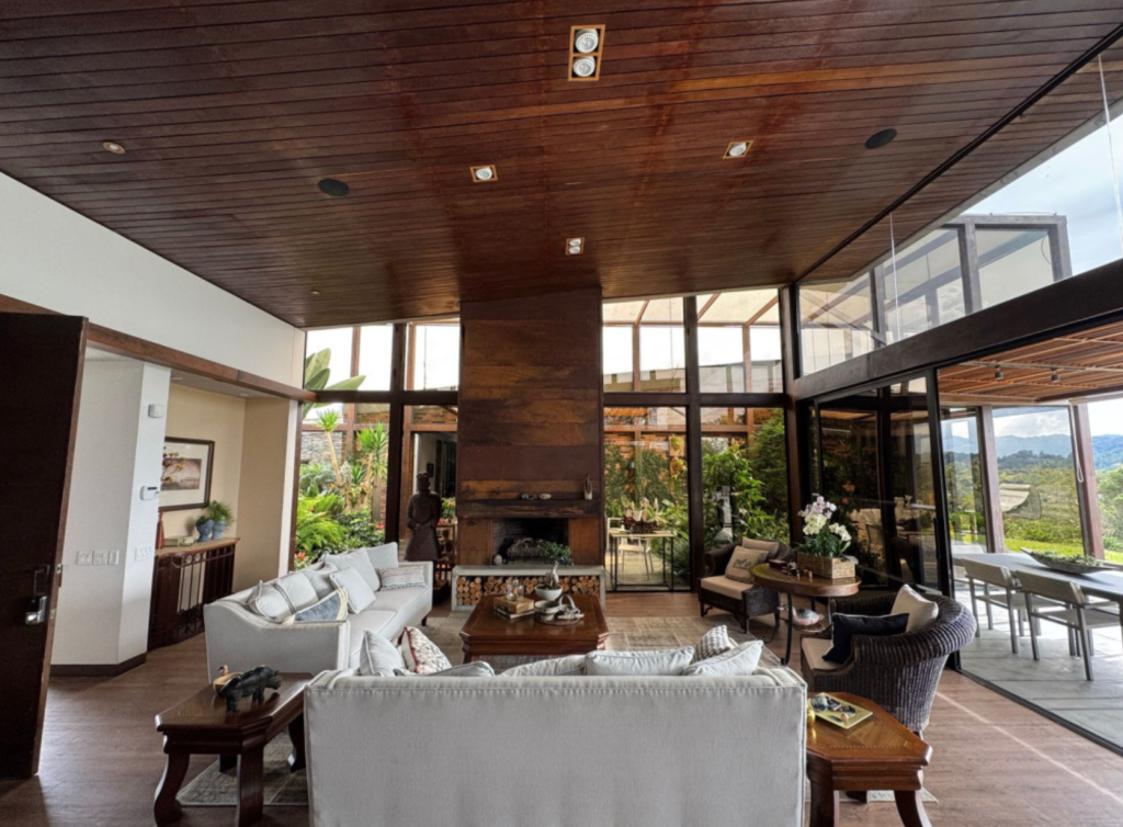Casa En Venta - Las Palmas, Medellín