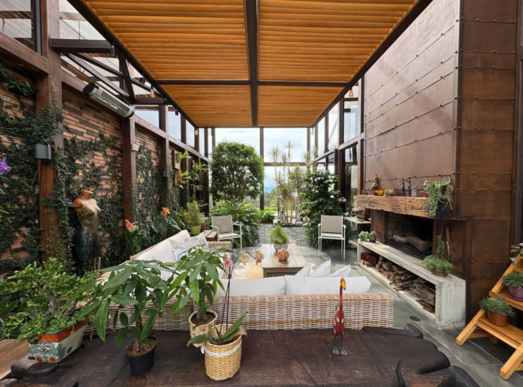 Casa En Venta - Las Palmas, Medellín