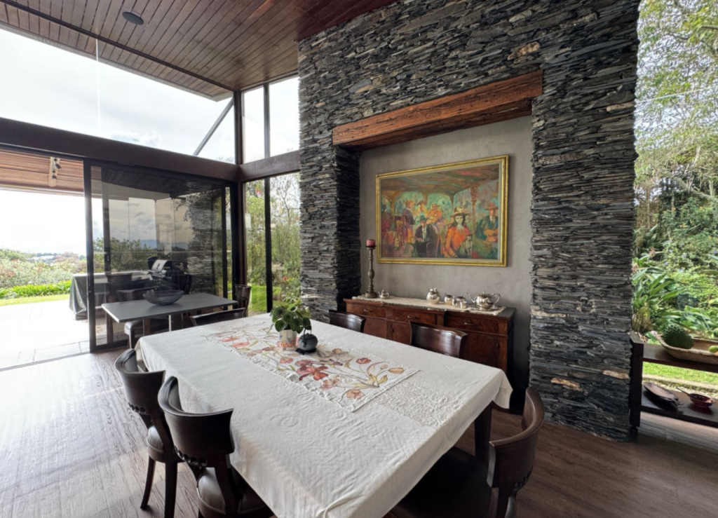 Casa En Venta - Las Palmas, Medellín