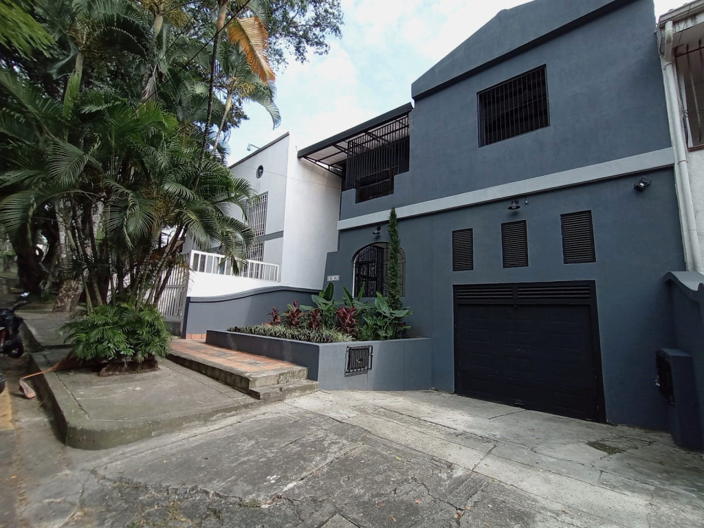 Edificio En Arriendo - San Fernando, Cali