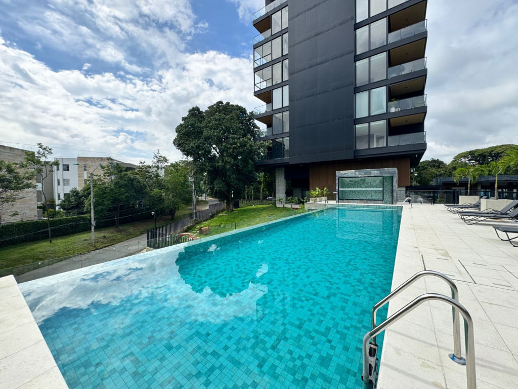 Apartamento En Venta - Ciudad Jardín, Cali